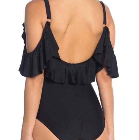 Ruffled Cold Shoulder OnePiece Swimsuit NICOLE MILLER - Picture 9 of 10